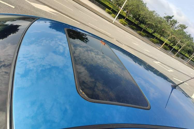 Used Kia K2 2012 Hatchback 1.6L AT Premium Commemorative Edition
