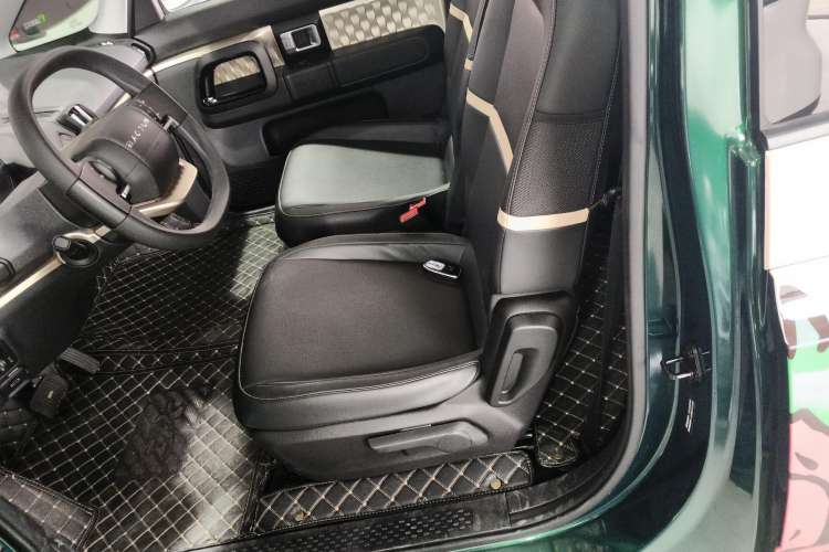 Used Baojun KiWi EV 2021 Artist Model Lithium Iron Phosphate
