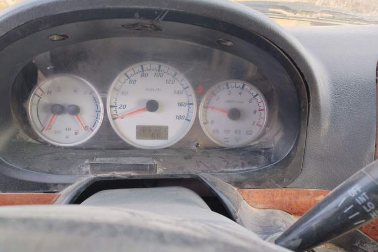 Used King Long Golden Way 2015 2.0L Entrepreneurial Upgrade V20
