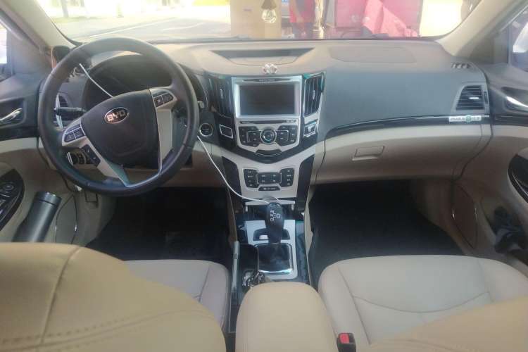 Used BYD e5 2017 300 Prestige Edition
