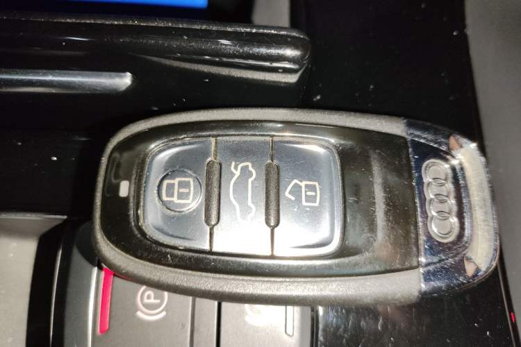 Used Audi A8 2014 A8L 45 TFSI quattro Comfort model
