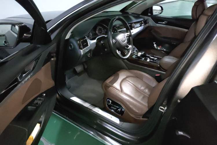 Used Audi A8 2014 A8L 45 TFSI quattro Comfort model
