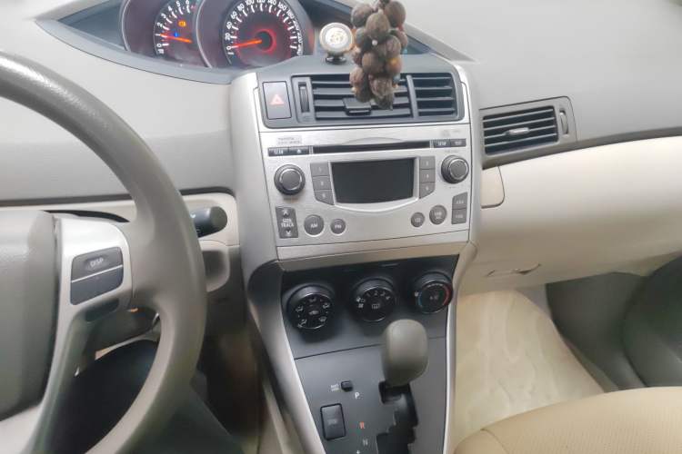 Used Toyota Verso 2014 Starlight 180E CVT Elite Multi-Function Edition