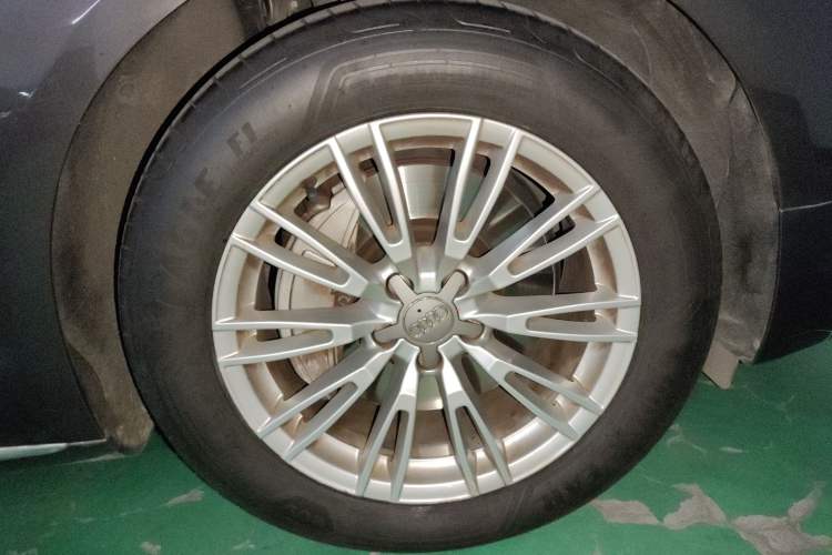 Used Audi A8 2014 A8L 45 TFSI quattro Comfort model
