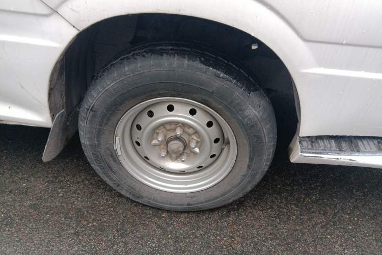 Used Foton Scenic 2016 2.5T Scenic Express Long Wheelbase Low-Roof 4J25TC