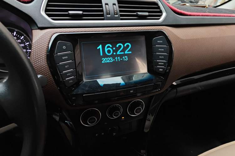 Used Great Wall Wingle 6 2014 2.0T Two-Wheel Drive Navigation Version 4D20B
