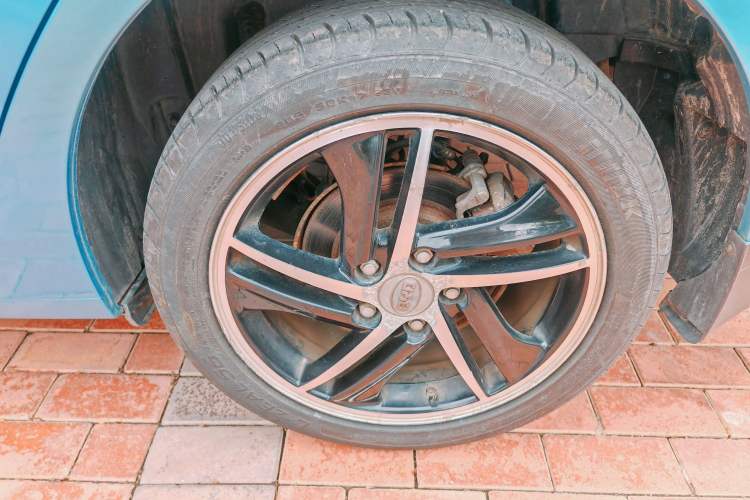 Used BYD Qin New Energy 2014 1.5T Cool Black Knight Flagship Model
