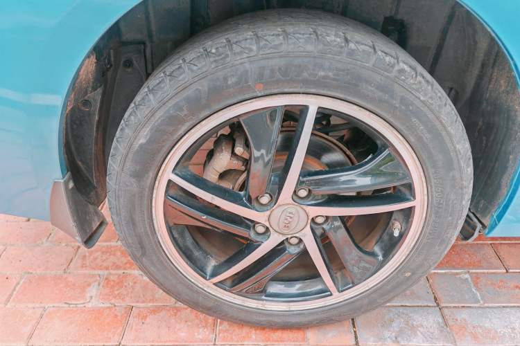 Used BYD Qin New Energy 2014 1.5T Cool Black Knight Flagship Model
