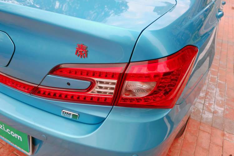 Used BYD Qin New Energy 2014 1.5T Cool Black Knight Flagship Model
