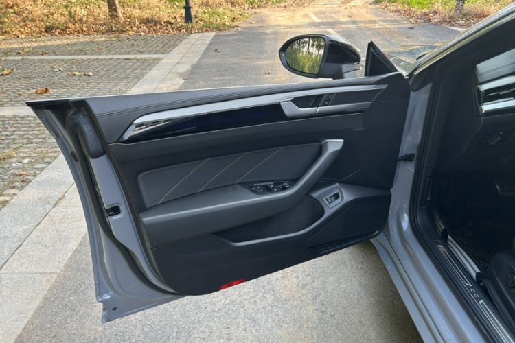 Used Volkswagen CC 2023 380TSI Striking Edition
