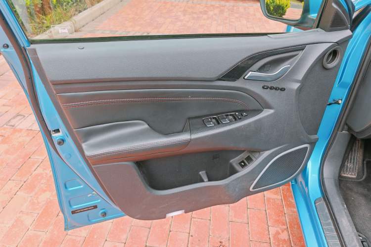 Used BYD Qin New Energy 2014 1.5T Cool Black Knight Flagship Model
