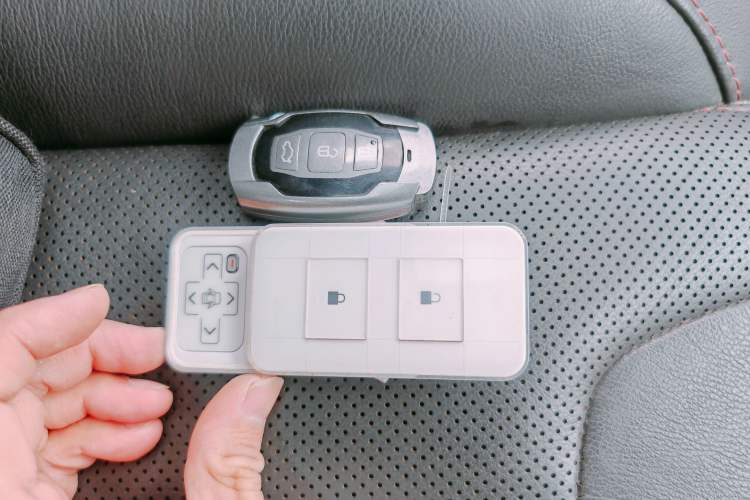 Used BYD Qin New Energy 2014 1.5T Cool Black Knight Flagship Model
