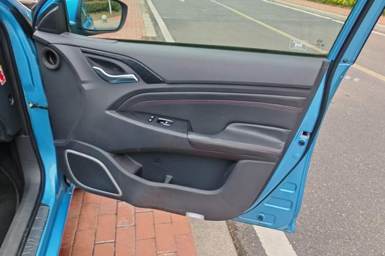 Used BYD Qin New Energy 2014 1.5T Cool Black Knight Flagship Model
