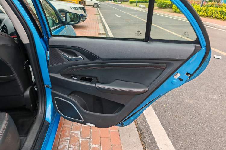 Used BYD Qin New Energy 2014 1.5T Cool Black Knight Flagship Model
