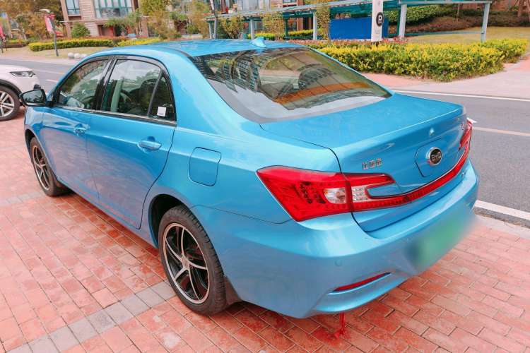 Used BYD Qin New Energy 2014 1.5T Cool Black Knight Flagship Model
