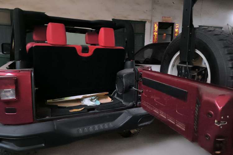 Used Jeep Wrangler 2013 3.6L Sahara two-door model
