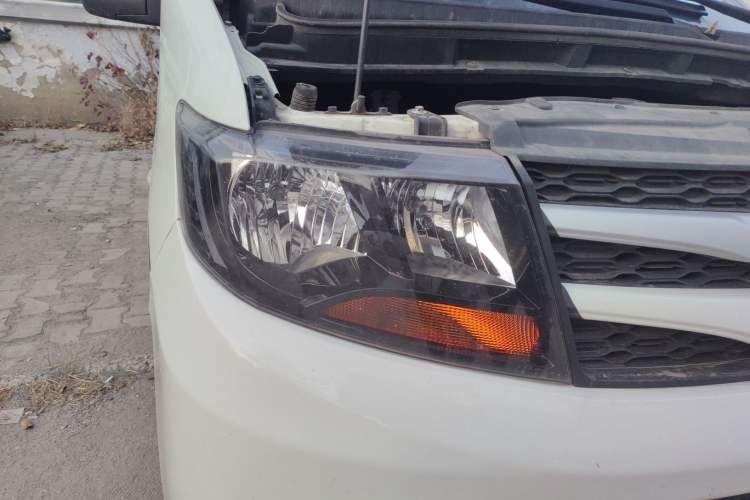 Used JAC M3 2018 1.6L Express Edition 7-Seater Right Front Headlight