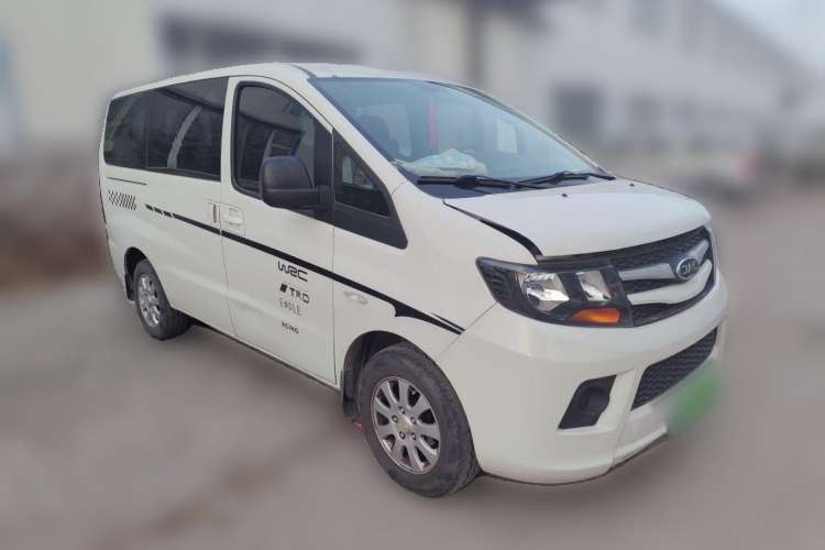 Used JAC M3 2018 1.6L Express Edition 7-Seater Front Right 45 Deg