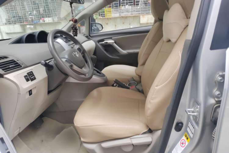 Used Toyota Verso 2014 Starlight 180E CVT Elite Multi-Function Edition