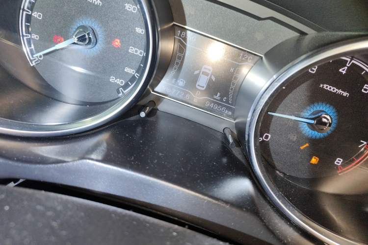 Used Zotye SR7 2016 1.5T CVT Cube Heart Edition China V Standard
