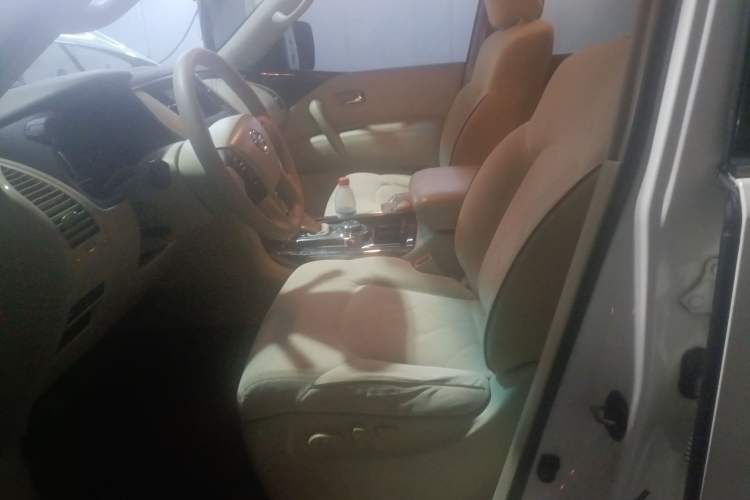 Used Nissan Patrol 2014 5.6L LE Left Front Seat