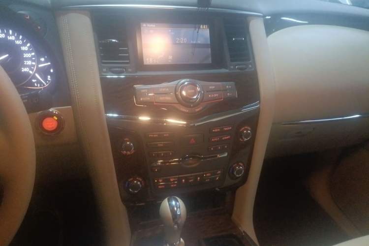Used Nissan Patrol 2014 5.6L LE Audio And AC Panel