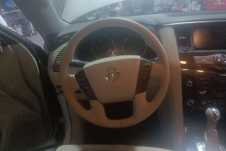 Used Nissan Patrol 2014 5.6L LE Steering Wheel
