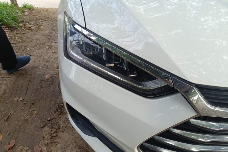 Used BYD Qin Pro 2019 Super Edition 1.5TI Automatic Smart Connect FENGSHANG Model China VI Standard