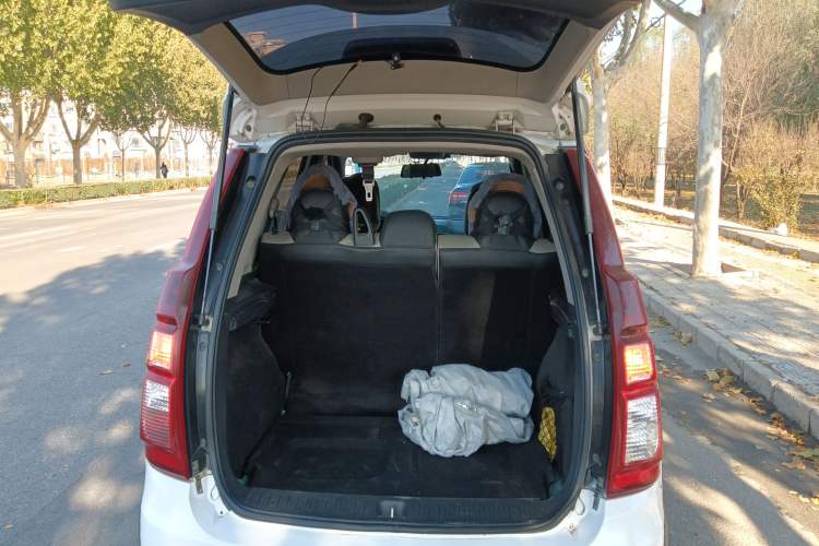 Used FORTHING Joyear XV 2016 1.6L CVT Luxury Model