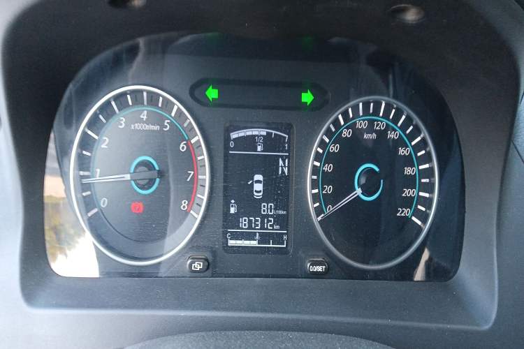 Used FORTHING Joyear XV 2016 1.6L CVT Luxury Model