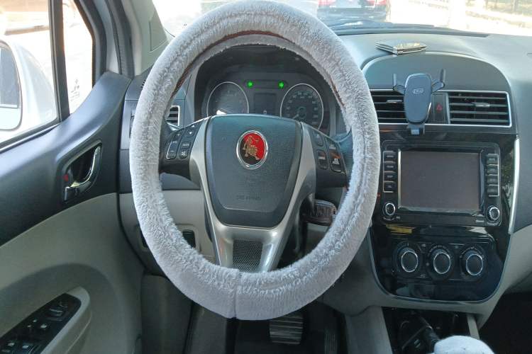 Used FORTHING Joyear XV 2016 1.6L CVT Luxury Model