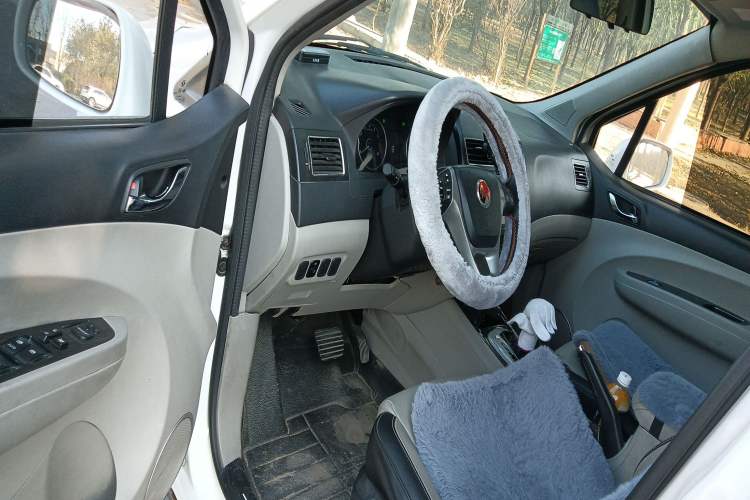 Used FORTHING Joyear XV 2016 1.6L CVT Luxury Model