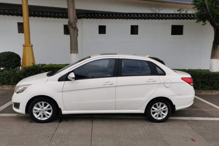 Used BAIC E Series 2013 Sedan 1.5L Manual Leshang Version