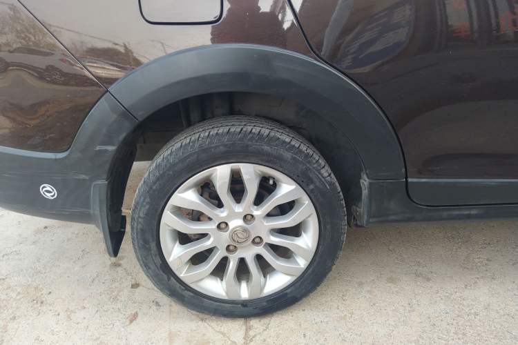 Used Dongfeng Aeolus AX3 2016 1.5L Automatic Shangkue Model
