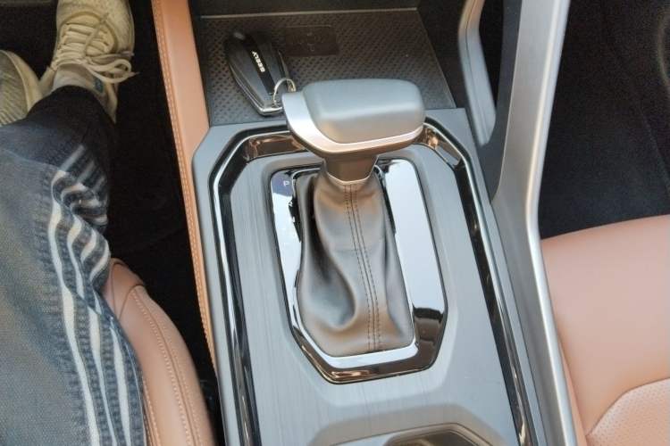 Used Geely Auto Vision X6 2021 PRO 1.4T Automatic Prestige Model
