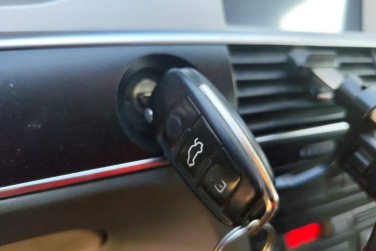 Used Audi A6L 2009 2.0 TFSI automatic standard version