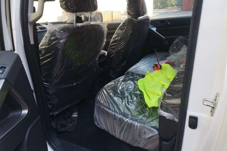 Used Huanghai N3 2019 2.4T Manual Two-Wheel Drive Sport Version China VI Standard 4K22D4T