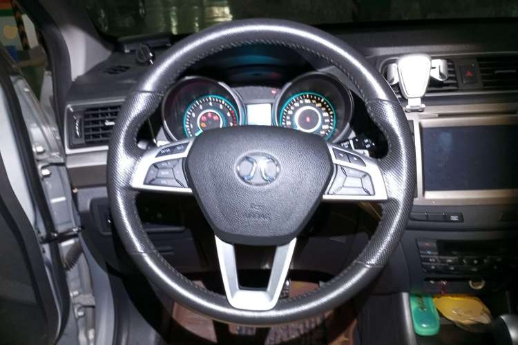 Used BAIC Senova X65 2015 2.0T Automatic Elite Model
