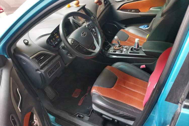 Used BYD Qin New Energy 2015 1.5T Dual-Crown Flagship Plus Edition
