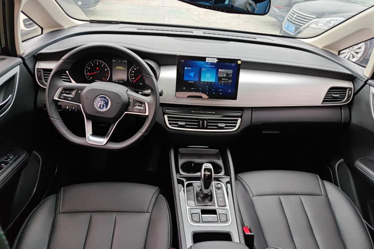 Used BYD Song MAX 2021 Upgraded Model 1.5T Automatic Luxury 6-Seater Interior 3