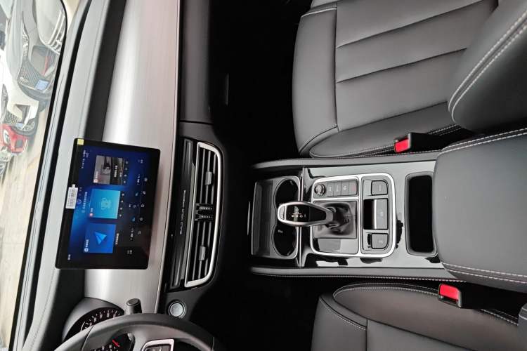 Used BYD Song MAX 2021 Upgraded Model 1.5T Automatic Luxury 6-Seater Interior 5