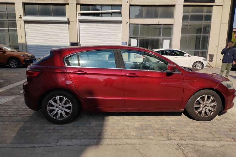 Used Qoros 3 2016 Hatchback 1.6L Automatic Zhiyue Model
