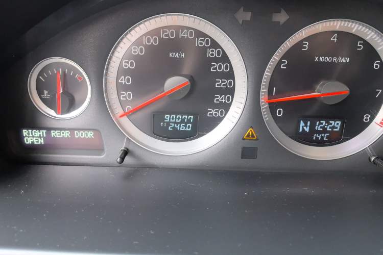 Used Volvo XC Classic 2014 T5 Luxury Edition
