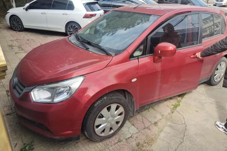 Used Venucia R50 2013 1.6L Automatic Fashion Edition