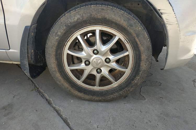 Used BAIC Weiwang M20 2013 1.5L Prestige Version BJ415B Right Front Wheel Hub