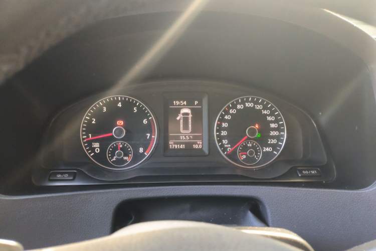 Used Volkswagen Caravelle 2014 2.0 TSI Four-Wheel Drive Comfort Edition
