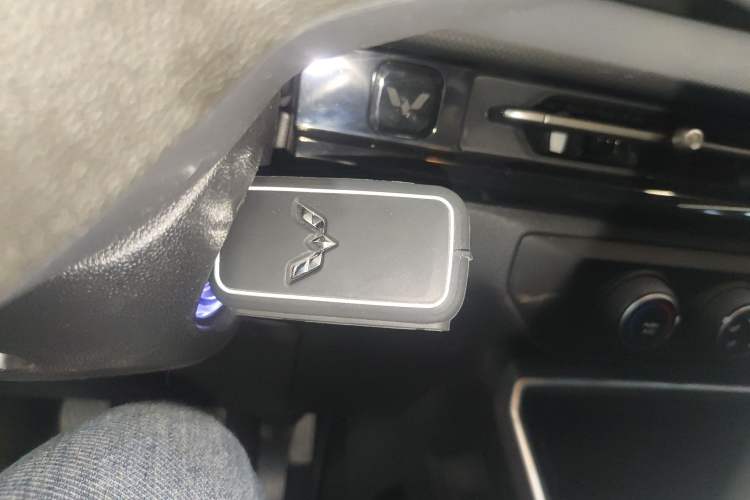 Used Wuling Alvez 2022 1.5L Manual Free-Style Model