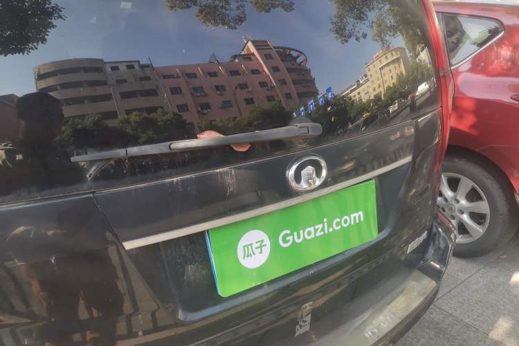 Used Haval H5 Classic 2010 European-style Model Green Quiet 2.0T Manual Two-Wheel Drive Luxury Version