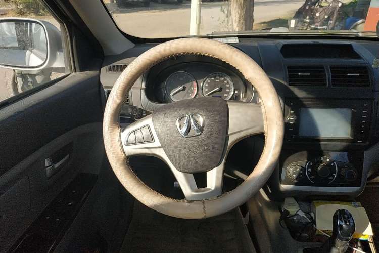 Used BAIC Weiwang M20 2013 1.5L Prestige Version BJ415B Steering Wheel