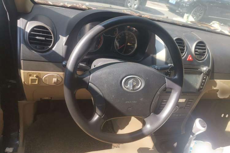 Used Haval H5 Classic 2010 European-style Model Green Quiet 2.0T Manual Two-Wheel Drive Luxury Version